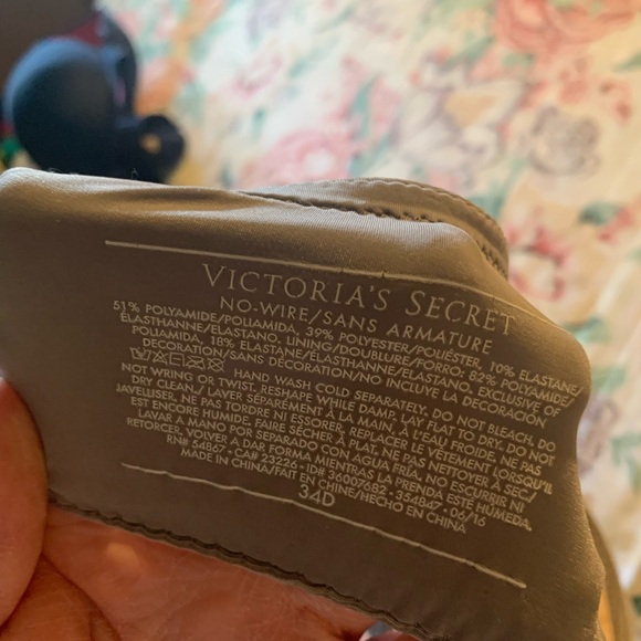 Victoria's Secret Light Gray Wireless Bra Size 34 D - Picture 7 of 8